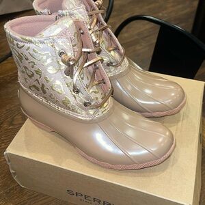 NEW Sperry Saltwater Duck Boots Women’s Rose Leopard